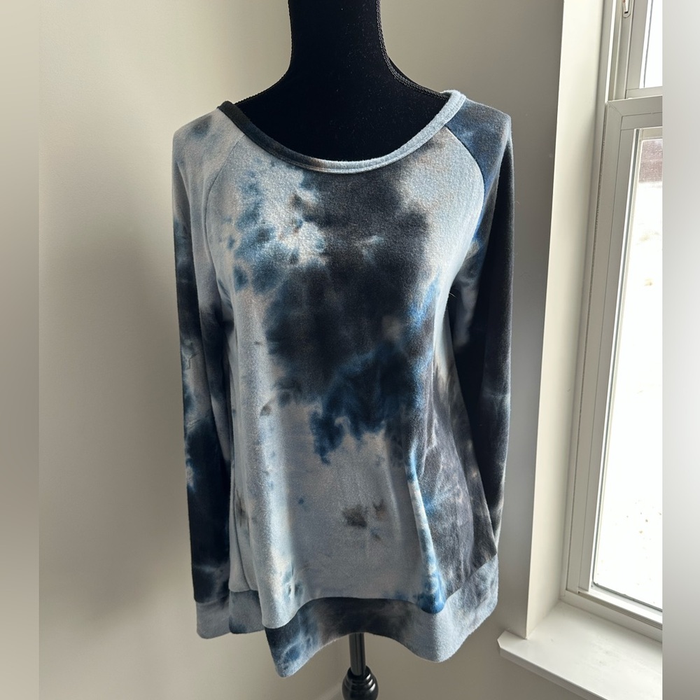 Women’s‎ One World Blue Tie-Dye Open Back Crew Neck Sweatshirt